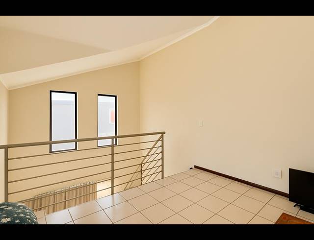 1 BEDROOM APARTMENT FOR SALE IN BRYANSTON